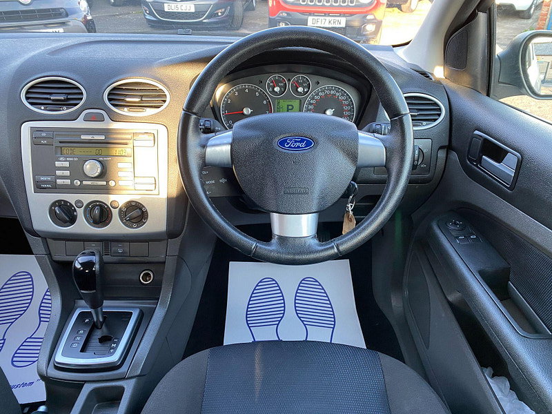 Ford Focus 1.6 Zetec Climate 5dr 5dr Automatic 2006