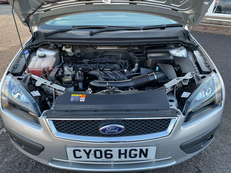 Ford Focus 1.6 Zetec Climate 5dr 5dr Automatic 2006