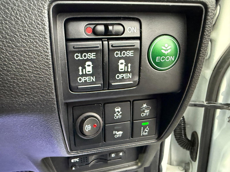 Honda Odyssey ABSOLUTE 2LT PETROL HYBRID 7 SEATS 5dr Automatic 2016