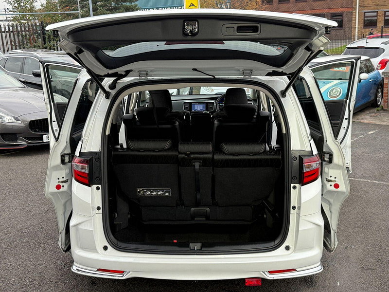 Honda Odyssey ABSOLUTE 2LT PETROL HYBRID 7 SEATS 5dr Automatic 2016