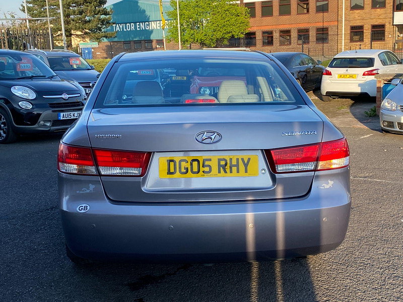 Hyundai Sonata 2.4 CDX 4dr 4dr Automatic 2005