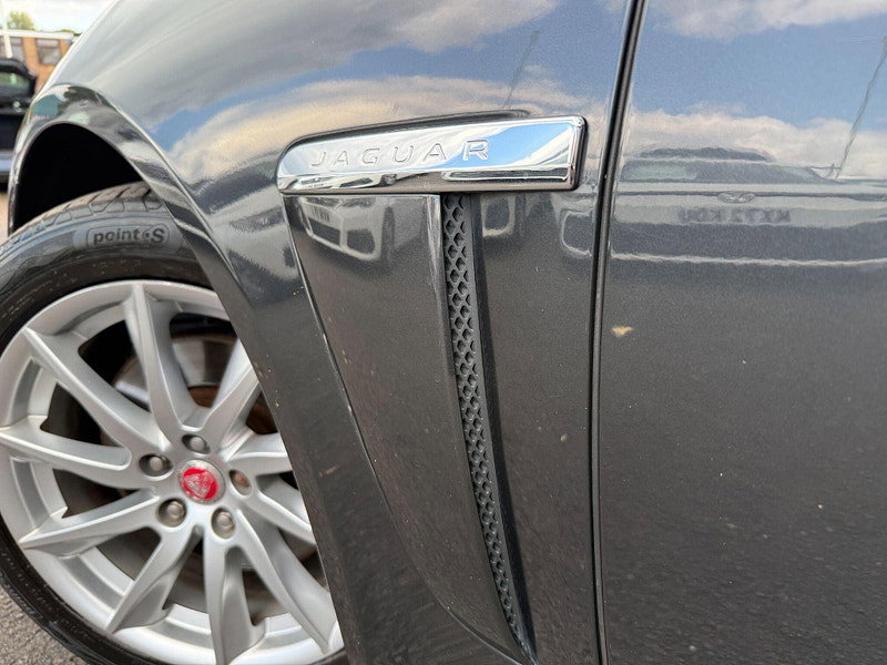 Jaguar XF 2.2d Premium Luxury Auto Euro 5 (s/s) 4dr 4dr Automatic 2014