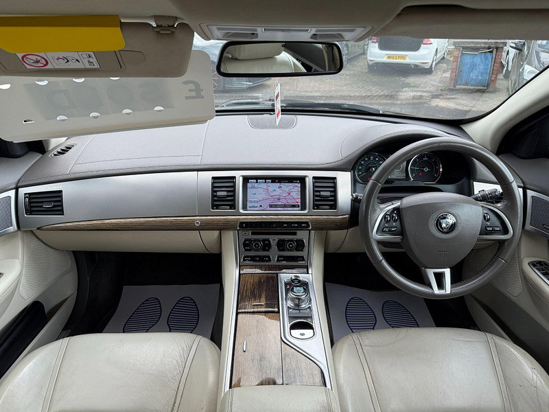 Jaguar XF 2.2d Premium Luxury Auto Euro 5 (s/s) 4dr 4dr Automatic 2014
