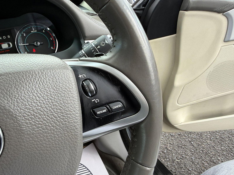 Jaguar XF 2.2d Premium Luxury Auto Euro 5 (s/s) 4dr 4dr Automatic 2014