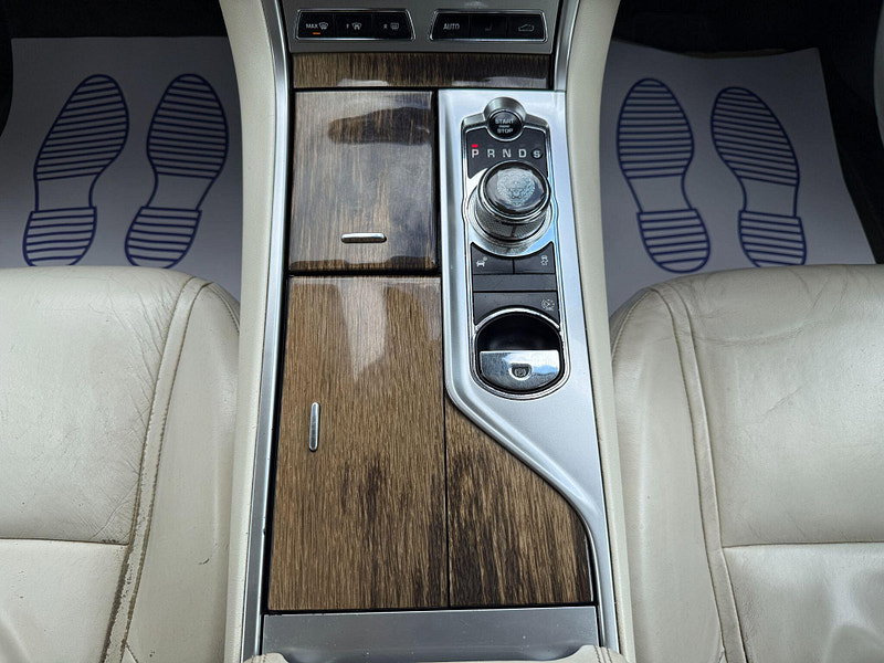 Jaguar XF 2.2d Premium Luxury Auto Euro 5 (s/s) 4dr 4dr Automatic 2014