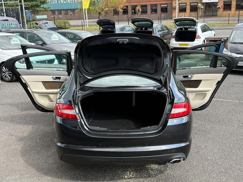 Jaguar XF 2.2d Premium Luxury Auto Euro 5 (s/s) 4dr 4dr Automatic 2014