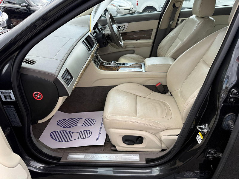 Jaguar XF 2.2d Premium Luxury Auto Euro 5 (s/s) 4dr 4dr Automatic 2014