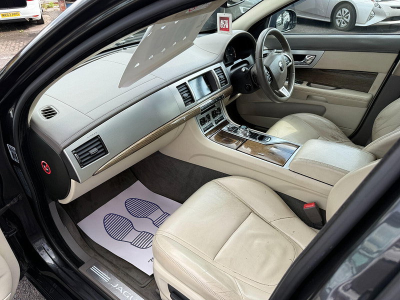 Jaguar XF 2.2d Premium Luxury Auto Euro 5 (s/s) 4dr 4dr Automatic 2014
