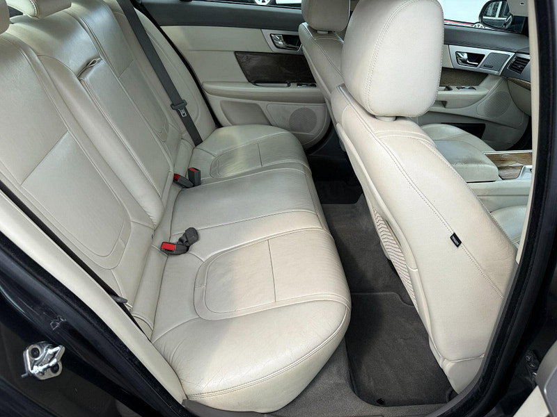 Jaguar XF 2.2d Premium Luxury Auto Euro 5 (s/s) 4dr 4dr Automatic 2014