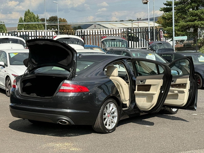 Jaguar XF 2.2d Premium Luxury Auto Euro 5 (s/s) 4dr 4dr Automatic 2014