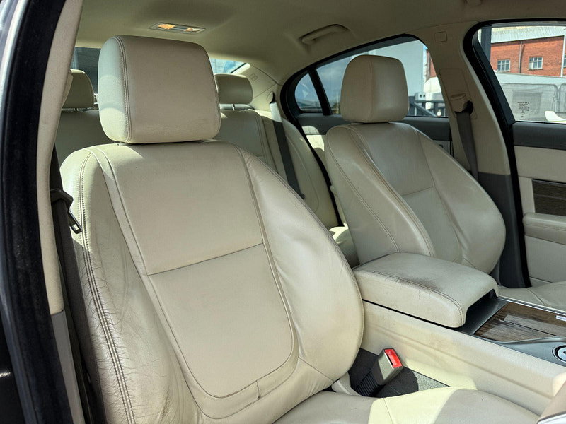 Jaguar XF 2.2d Premium Luxury Auto Euro 5 (s/s) 4dr 4dr Automatic 2014