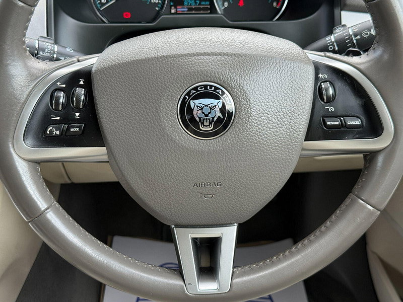 Jaguar XF 2.2d Premium Luxury Auto Euro 5 (s/s) 4dr 4dr Automatic 2014