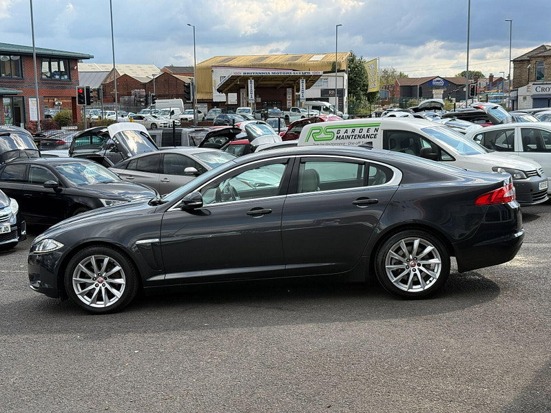 Jaguar XF 2.2d Premium Luxury Auto Euro 5 (s/s) 4dr 4dr Automatic 2014