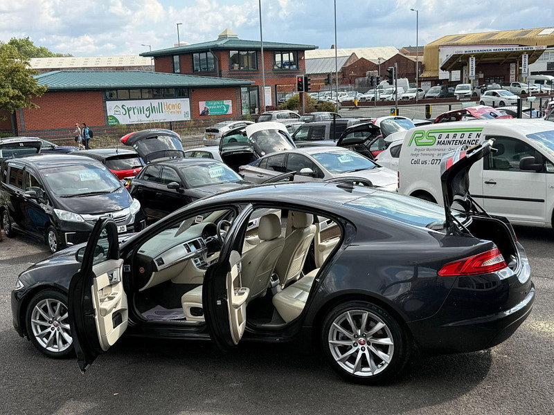 Jaguar XF 2.2d Premium Luxury Auto Euro 5 (s/s) 4dr 4dr Automatic 2014