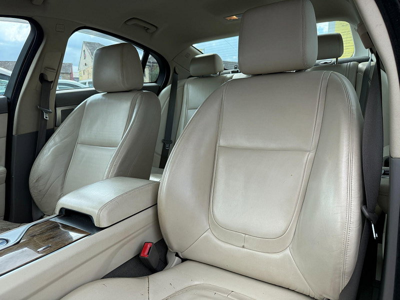 Jaguar XF 2.2d Premium Luxury Auto Euro 5 (s/s) 4dr 4dr Automatic 2014