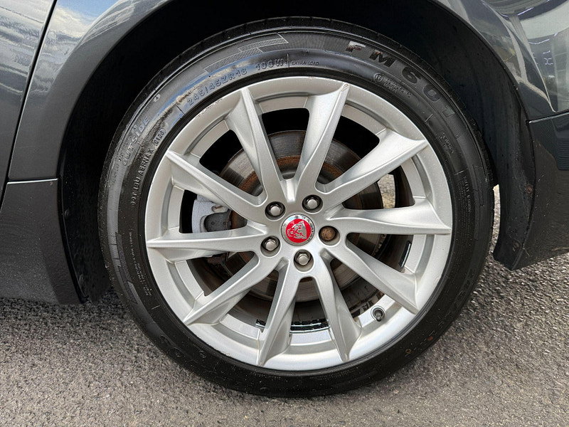 Jaguar XF 2.2d Premium Luxury Auto Euro 5 (s/s) 4dr 4dr Automatic 2014