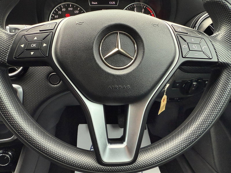 Mercedes-Benz A Class 1.6 A180 BlueEfficiency Euro 6 (s/s) 5dr 5dr Manual 2013