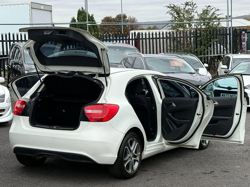 Mercedes-Benz A Class 1.6 A180 BlueEfficiency Euro 6 (s/s) 5dr 5dr Manual 2013