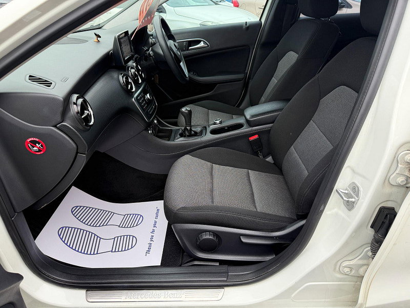Mercedes-Benz A Class 1.6 A180 BlueEfficiency Euro 6 (s/s) 5dr 5dr Manual 2013