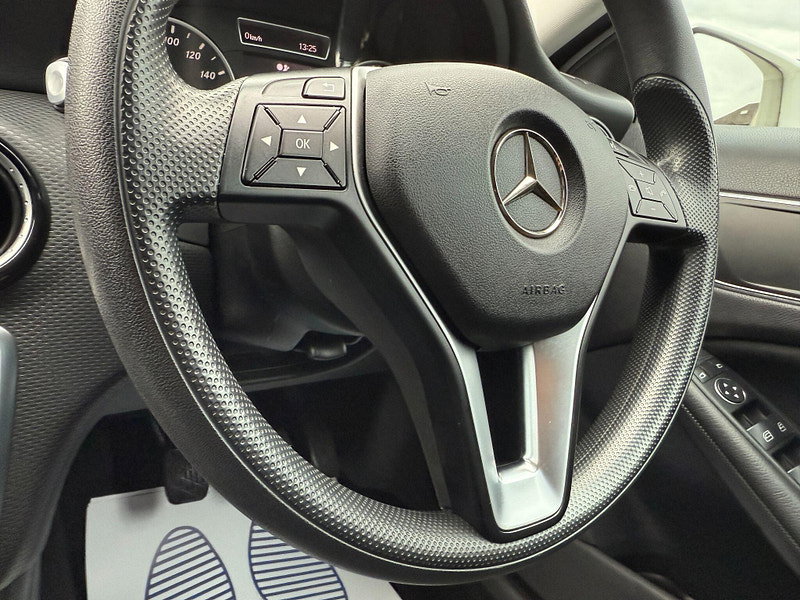 Mercedes-Benz A Class 1.6 A180 BlueEfficiency Euro 6 (s/s) 5dr 5dr Manual 2013