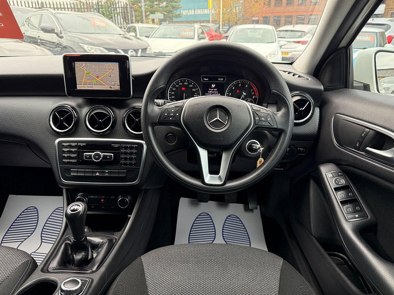 Mercedes-Benz A Class 1.6 A180 BlueEfficiency Euro 6 (s/s) 5dr 5dr Manual 2013
