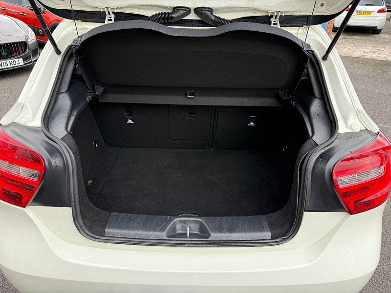 Mercedes-Benz A Class 1.6 A200 BlueEfficiency Sport 7G-DCT Euro 6 (s/s) 5dr 5dr Automatic 2013