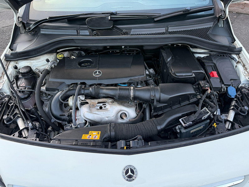 Mercedes-Benz B Class 1.6 B180 Exclusive Edition (Plus) 7G-DCT Euro 6 (s/s) 5dr 5dr Automatic 2018