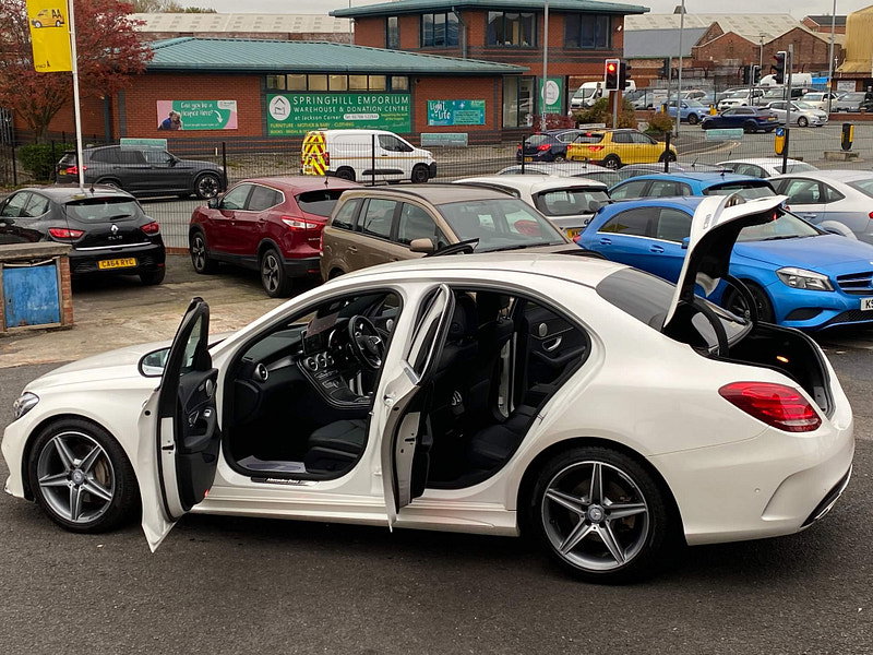 Mercedes-Benz C Class C200 AMG Line 2.0 (Premium) 7G-Tronic 4dr Automatic 2016