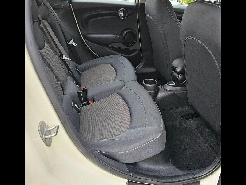 MINI Hatch 1.5 Cooper D Auto Euro 6 (s/s) 5dr 5dr Automatic 2017