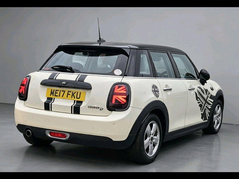 MINI Hatch 1.5 Cooper D Auto Euro 6 (s/s) 5dr 5dr Automatic 2017
