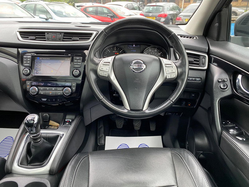 Nissan Qashqai 1.6 dCi Tekna 4WD Euro 6 (s/s) 5dr 5dr Manual 2015