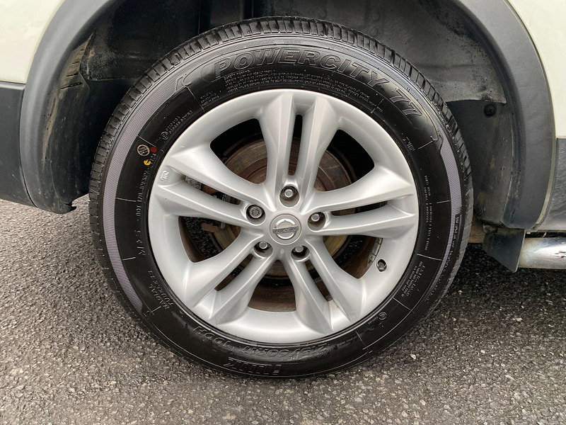 Nissan Qashqai+2 2.0 Acenta 2WD Euro 5 5dr 5dr Manual 2011