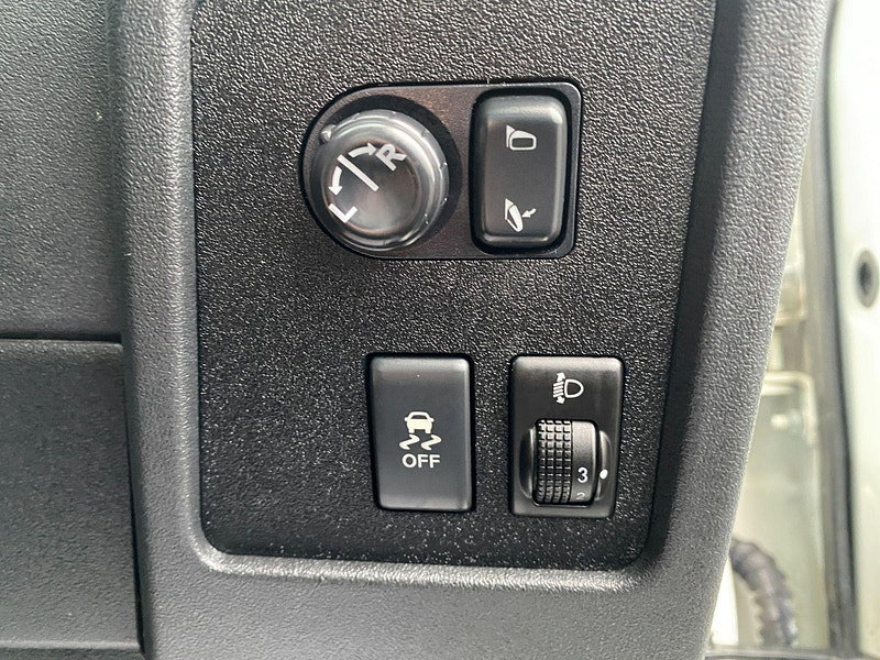Nissan Qashqai+2 2.0 Acenta 2WD Euro 5 5dr 5dr Manual 2011