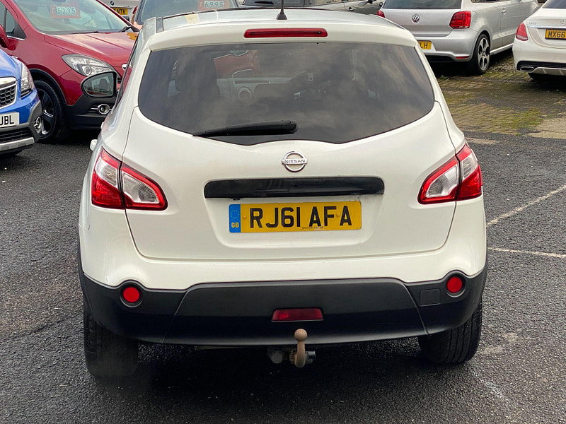 Nissan Qashqai+2 2.0 Acenta 2WD Euro 5 5dr 5dr Manual 2011