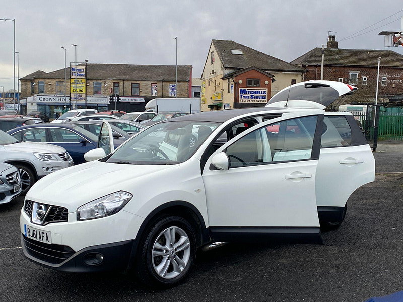 Nissan Qashqai+2 2.0 Acenta 2WD Euro 5 5dr 5dr Manual 2011