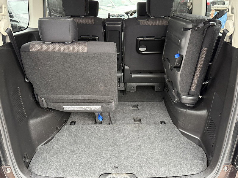 Nissan Serena HIGHWAY STAR V +HYBRID ADV SAFETY PACK 5dr Manual 2015