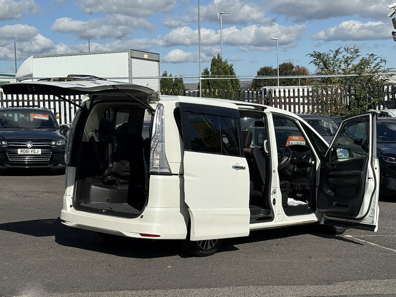Nissan Serena Nissan Serena HIGHWAY STAR S-HYBRID 2.0 5dr 8 SEATS 5dr Automatic 2014