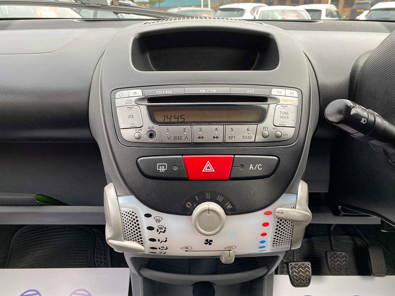 Peugeot 107 1.0 12V Verve Euro 4 5dr 5dr Manual 2009