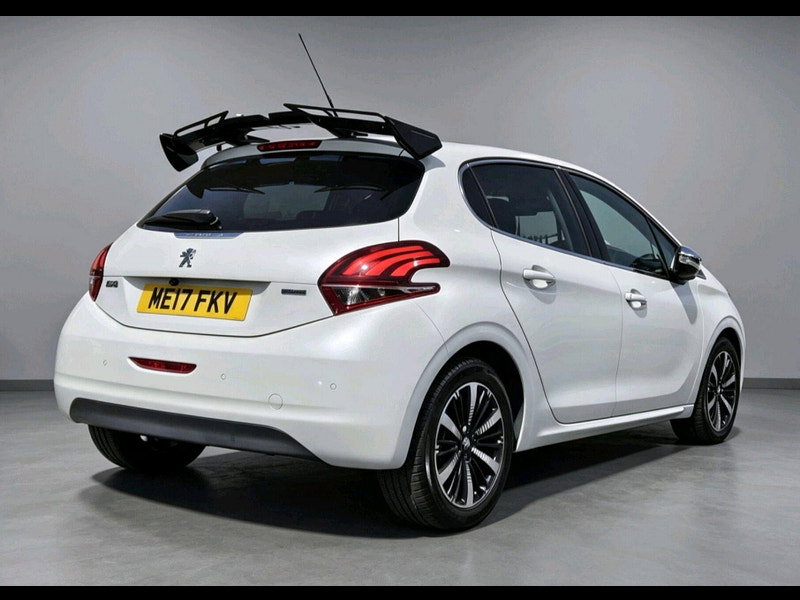Peugeot 208 1.2 PureTech Allure Hatchback 5dr Petrol EAT Euro 6 (s/s) (110 ps) 5dr Automatic 2017