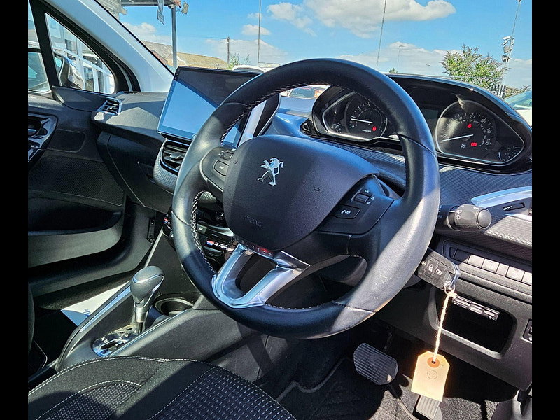Peugeot 208 1.2 PureTech Allure Hatchback 5dr Petrol EAT Euro 6 (s/s) (110 ps) 5dr Automatic 2017