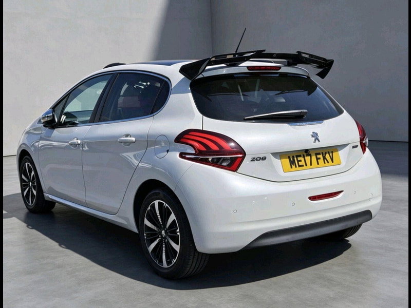 Peugeot 208 1.2 PureTech Allure Hatchback 5dr Petrol EAT Euro 6 (s/s) (110 ps) 5dr Automatic 2017