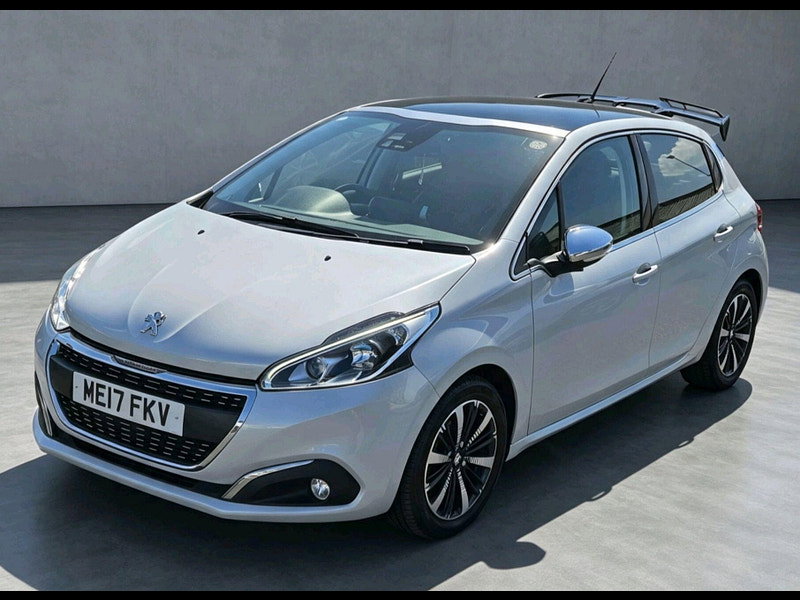 Peugeot 208 1.2 PureTech Allure Hatchback 5dr Petrol EAT Euro 6 (s/s) (110 ps) 5dr Automatic 2017