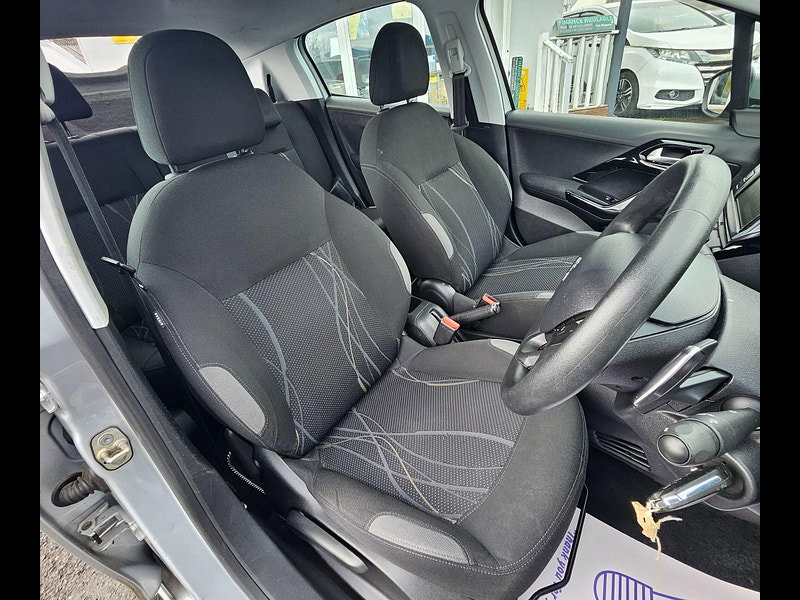 Peugeot 208 1.4 e-HDi Active EGC Euro 5 (s/s) 5dr 5dr Automatic 2014