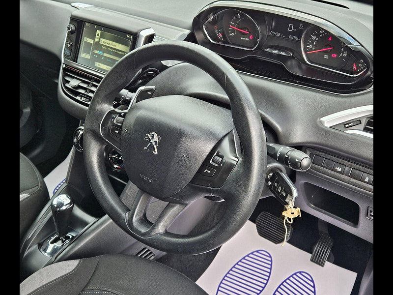Peugeot 208 1.4 e-HDi Active EGC Euro 5 (s/s) 5dr 5dr Automatic 2014