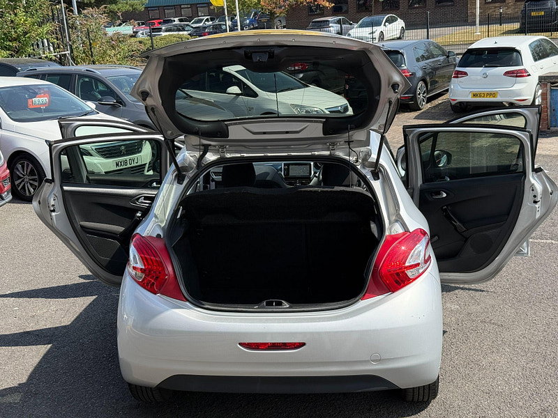 Peugeot 208 1.6 e-HDi Allure Euro 5 (s/s) 5dr 5dr Manual 2014