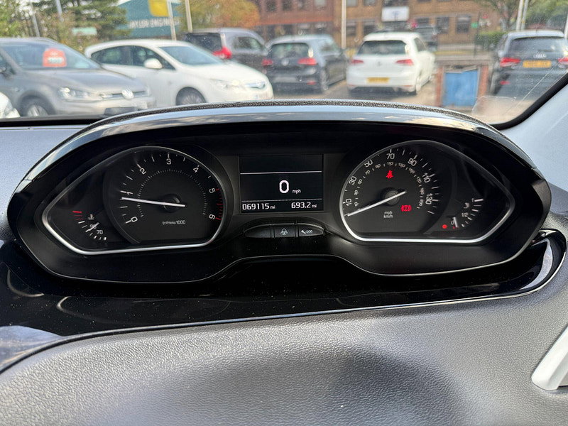Peugeot 208 1.6 e-HDi Allure Euro 5 (s/s) 5dr 5dr Manual 2014