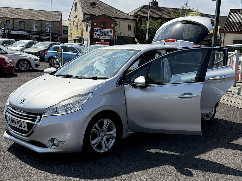 Peugeot 208 1.6 e-HDi Allure Euro 5 (s/s) 5dr 5dr Manual 2014