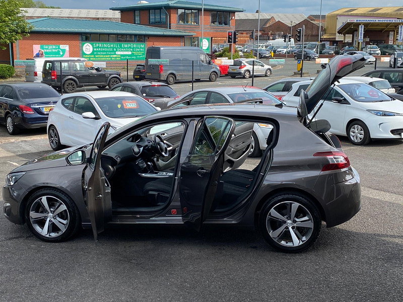 Peugeot 308 1.2 PureTech Allure Auto Euro 6 (s/s) 5dr 5dr Automatic 2015