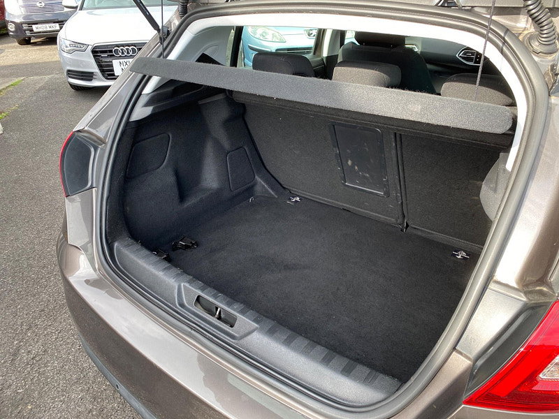 Peugeot 308 1.2 PureTech Allure Auto Euro 6 (s/s) 5dr 5dr Automatic 2015