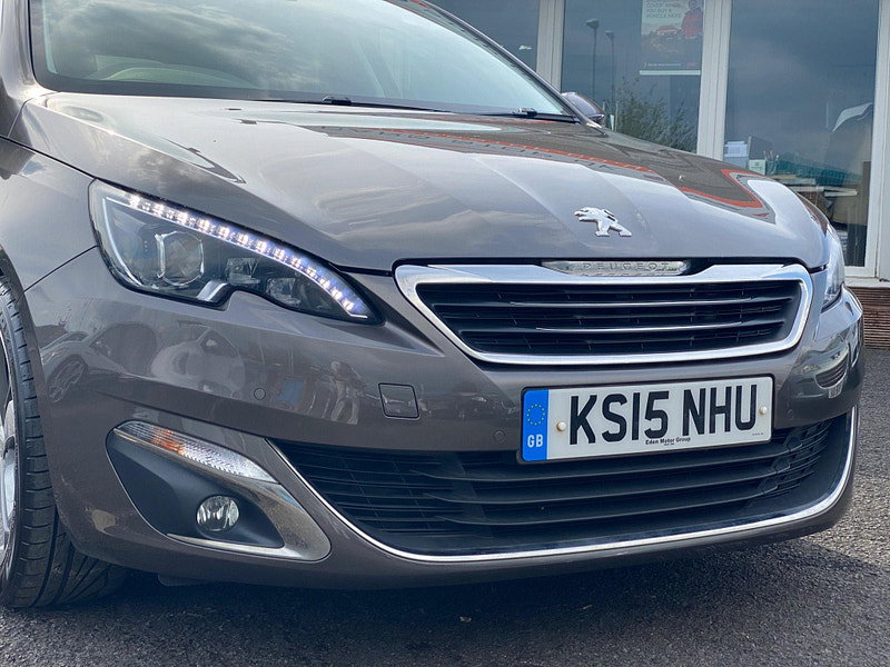 Peugeot 308 1.2 PureTech Allure Auto Euro 6 (s/s) 5dr 5dr Automatic 2015